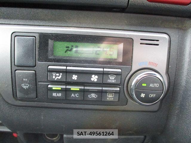 Toyota HIACE VAN 2023-01 7250990-18