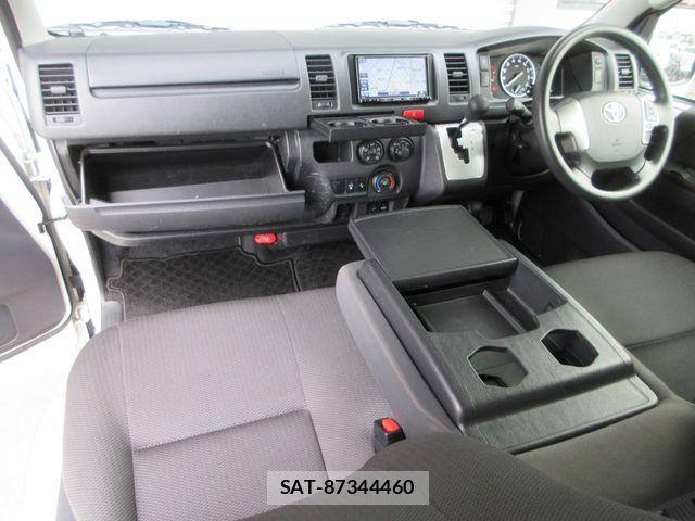 Toyota HIACE VAN 2020-10 7250985-13