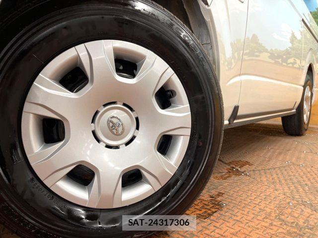 Toyota HIACE VAN 2025-03 7250987-12