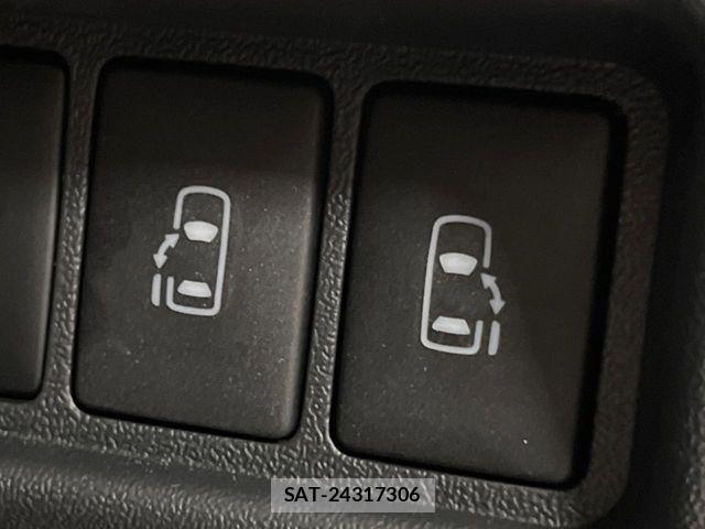 Toyota HIACE VAN 2025-03 7250987-2