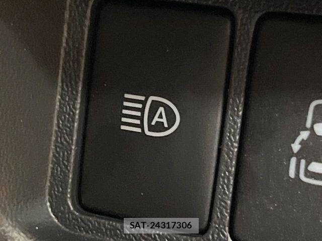 Toyota HIACE VAN 2025-03 7250987-5