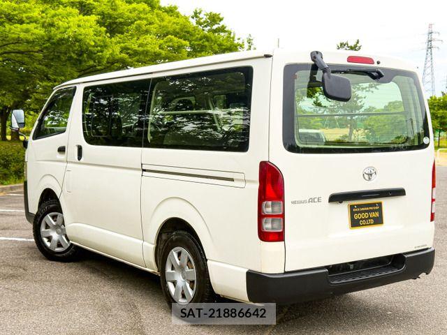Toyota HIACE VAN 2014-03 7250992-2