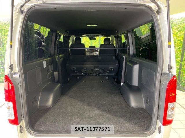 Toyota HIACE VAN 2024-06 7271998-9