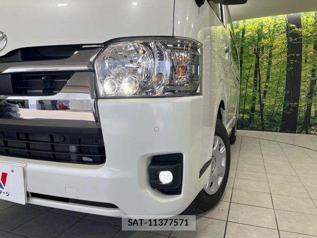 Toyota HIACE VAN 2024-06 7271998-11