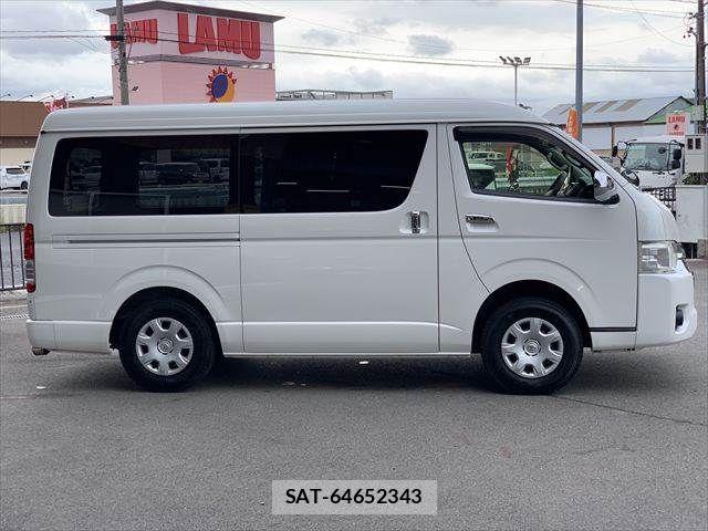 Toyota HIACE VAN 2015-03 7272002-16