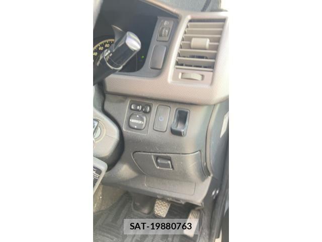 Toyota HIACE VAN 2008-11 7272000-18
