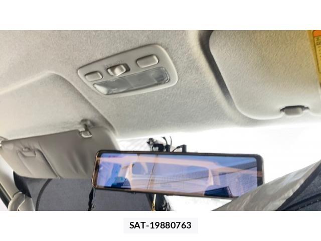 Toyota HIACE VAN 2008-11 7272000-24