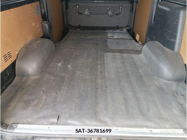 Toyota HIACE VAN 2021-10 7261848-11