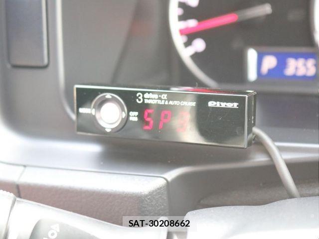 Toyota HIACE VAN 2019-01 7271996-9