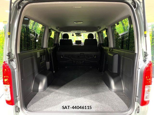 Toyota HIACE VAN 2025-10 7327376-9