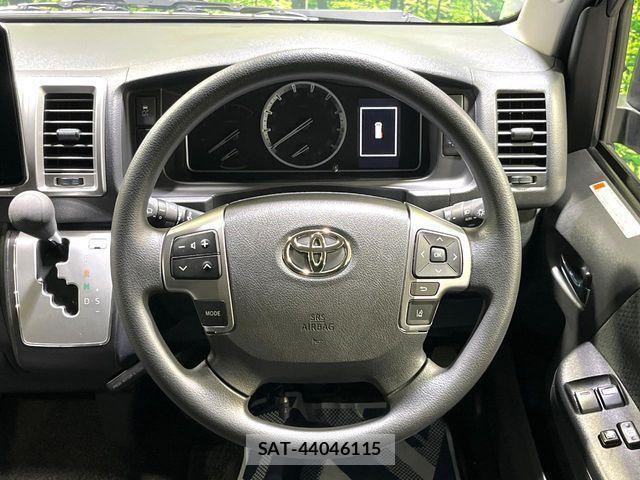 Toyota HIACE VAN 2025-10 7327376-10