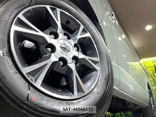 Toyota HIACE VAN 2025-10 7327376-12