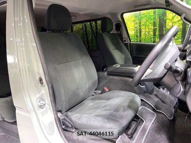 Toyota HIACE VAN 2025-10 7327376-7