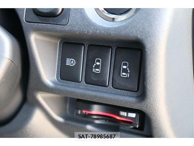 Toyota HIACE VAN 2023-01 7327370-11