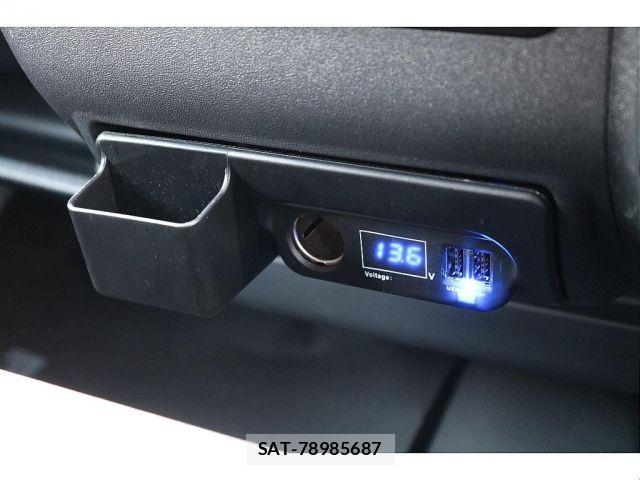 Toyota HIACE VAN 2023-01 7327370-12