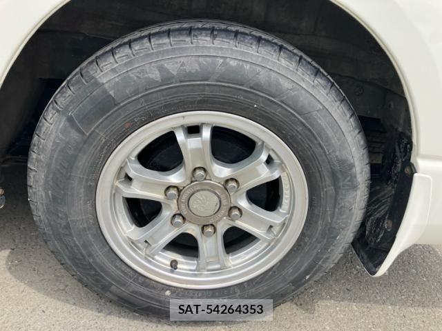 Toyota HIACE VAN 2015-09 7327395-11