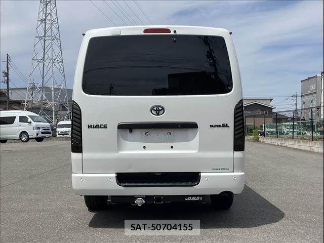 Toyota HIACE VAN 2022-10 7327385-2