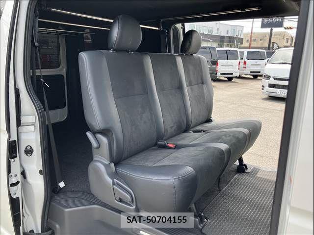 Toyota HIACE VAN 2022-10 7327385-7