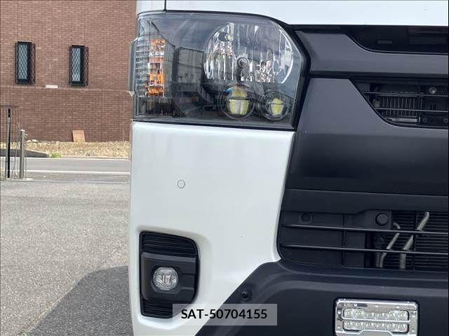 Toyota HIACE VAN 2022-10 7327385-8