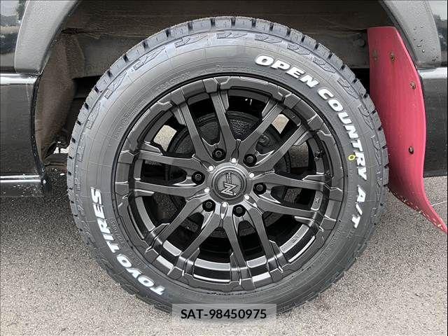 Toyota HIACE VAN 2019-03 7327386-16