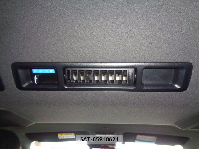 Toyota HIACE VAN 2021-01 7327392-24