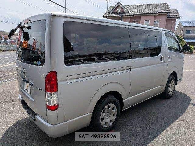 Toyota HIACE VAN 2019-05 7327394-17