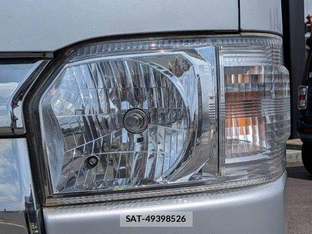 Toyota HIACE VAN 2019-05 7327394-21