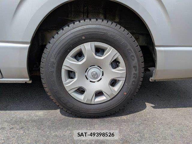 Toyota HIACE VAN 2019-05 7327394-28