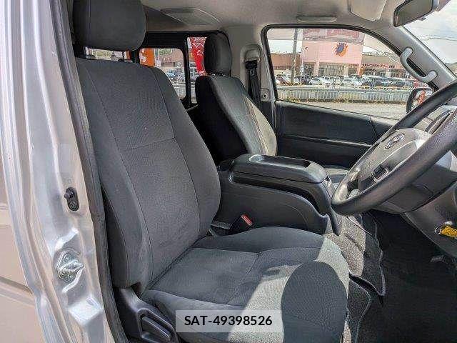Toyota HIACE VAN 2019-05 7327394-7