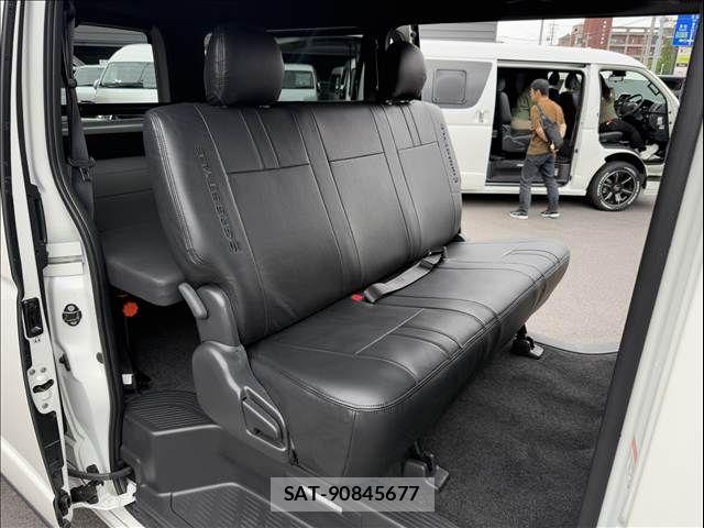 Toyota HIACE VAN 2025-07 7327375-9