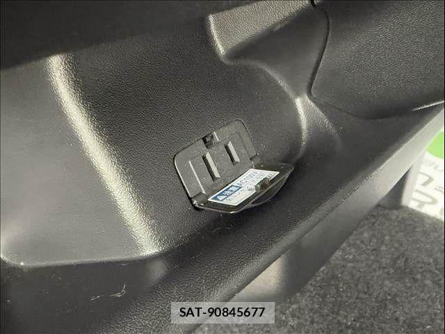 Toyota HIACE VAN 2025-07 7327375-18