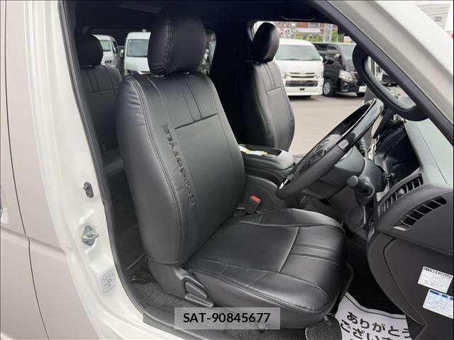 Toyota HIACE VAN 2025-07 7327375-8