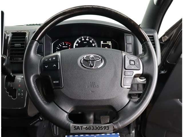 Toyota HIACE VAN 2021-08 7327381-16
