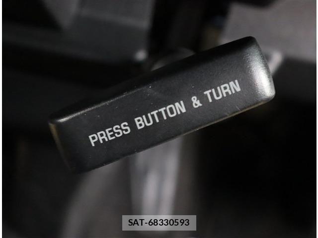 Toyota HIACE VAN 2021-08 7327381-20
