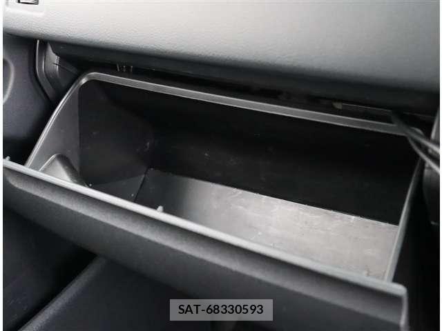 Toyota HIACE VAN 2021-08 7327381-21