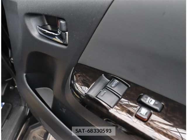 Toyota HIACE VAN 2021-08 7327381-26