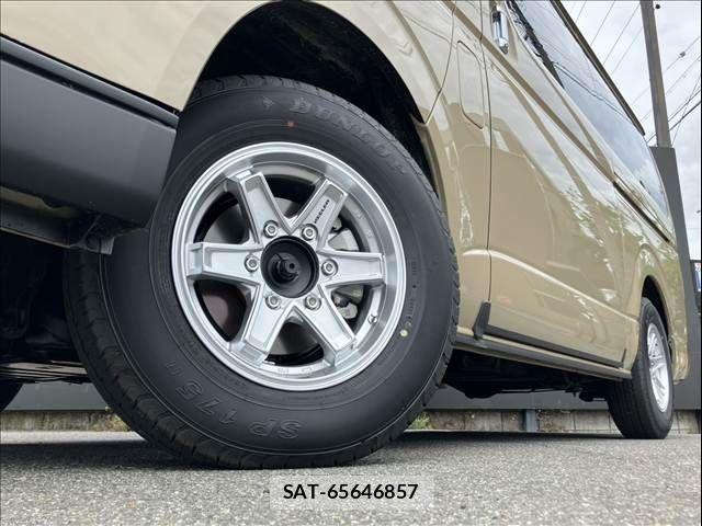 Toyota HIACE VAN 2025-11 7327377-9