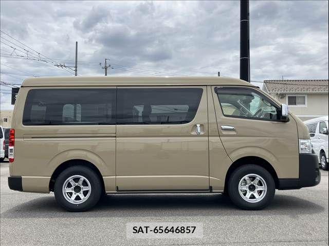 Toyota HIACE VAN 2025-11 7327377-12