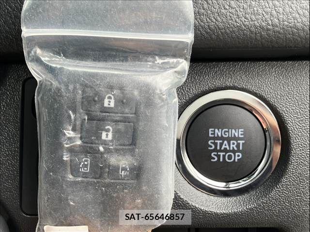 Toyota HIACE VAN 2025-11 7327377-18