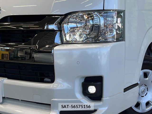 Toyota HIACE VAN 2023-12 7327387-11