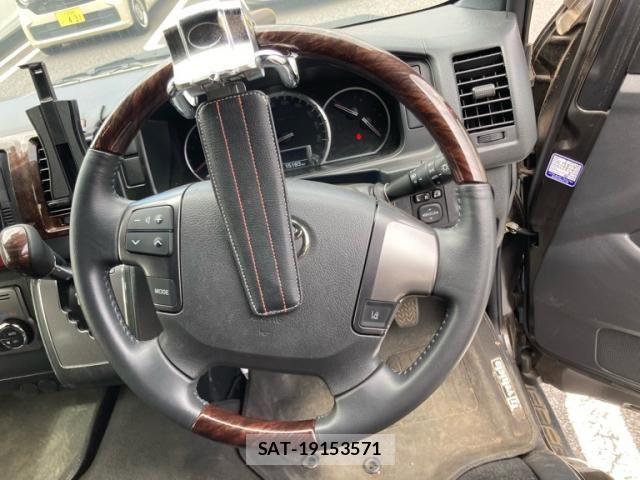 Toyota HIACE VAN 2019-05 7327388-13
