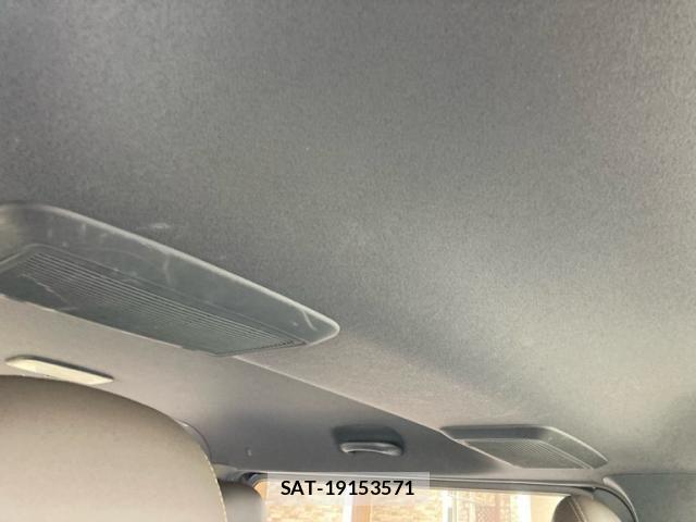 Toyota HIACE VAN 2019-05 7327388-16