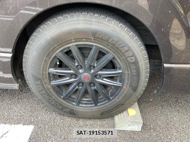 Toyota HIACE VAN 2019-05 7327388-7