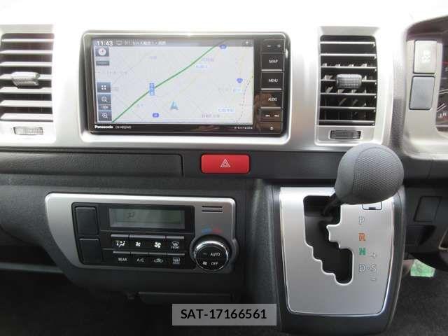 Toyota HIACE VAN 2025-06 7327379-13