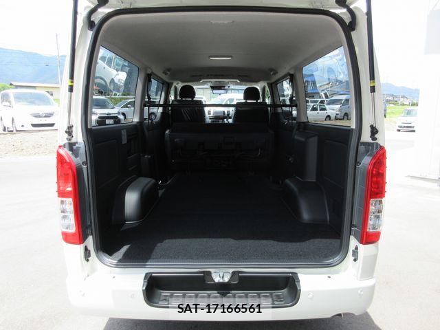 Toyota HIACE VAN 2025-06 7327379-24