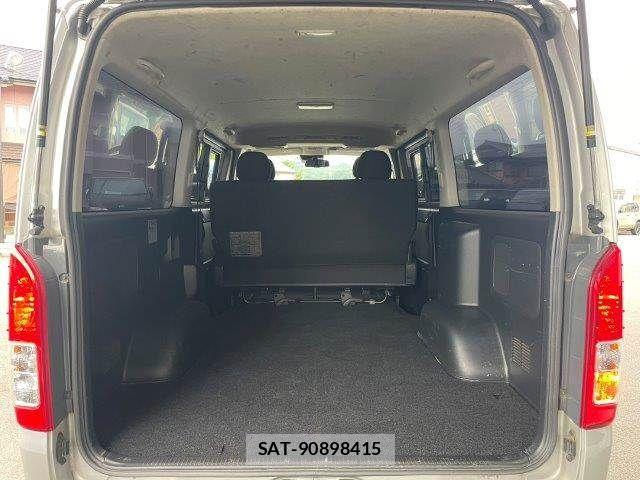 Toyota HIACE VAN 2019-11 7327390-11