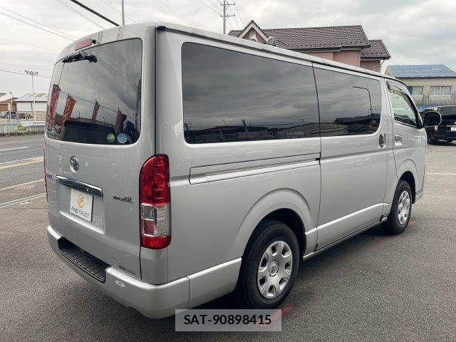 Toyota HIACE VAN 2019-11 7327390-19