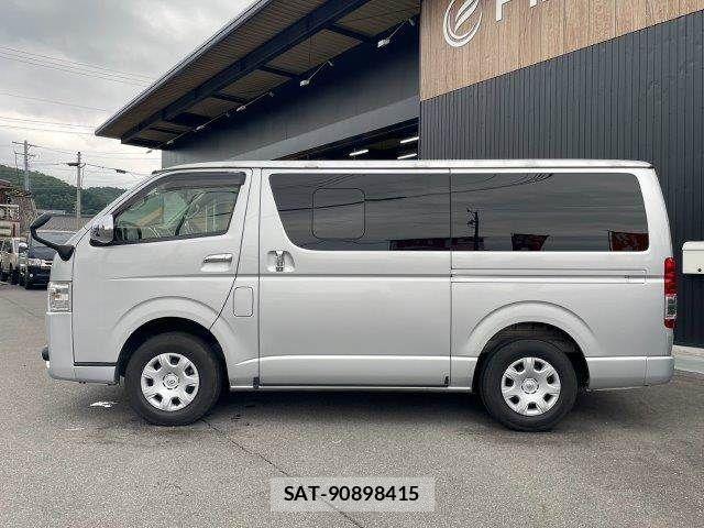 Toyota HIACE VAN 2019-11 7327390-22