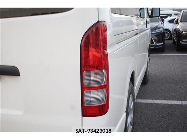 Toyota HIACE VAN 2022-03 7327393-24