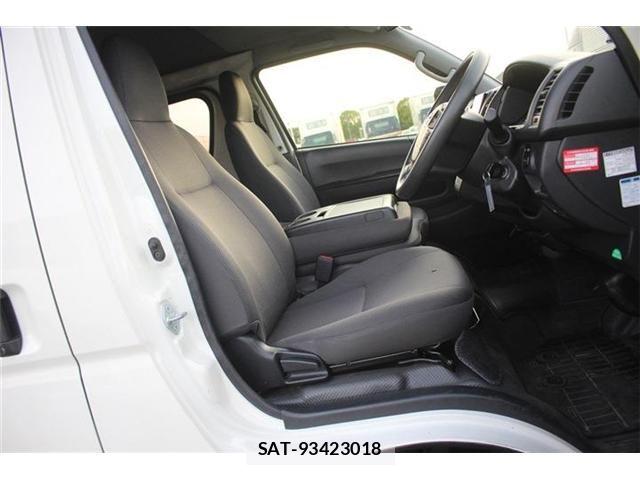 Toyota HIACE VAN 2022-03 7327393-28